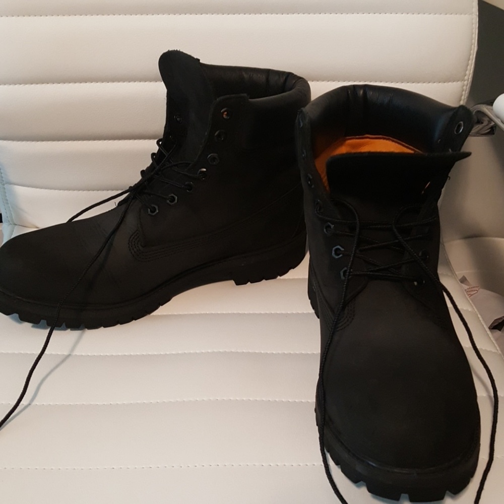 Timberland black leather boots